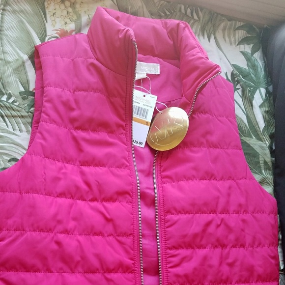 NWT{Michael Kors} Puffer Vest Electric Pink - Picture 4 of 5